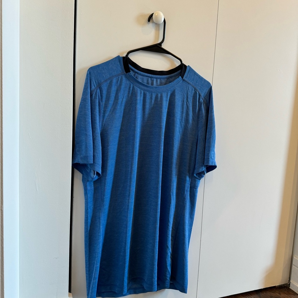 Lulu lemon workout tshirt